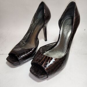 Jessica Simpson sz 8 open toe.  Brown patent leather alligator